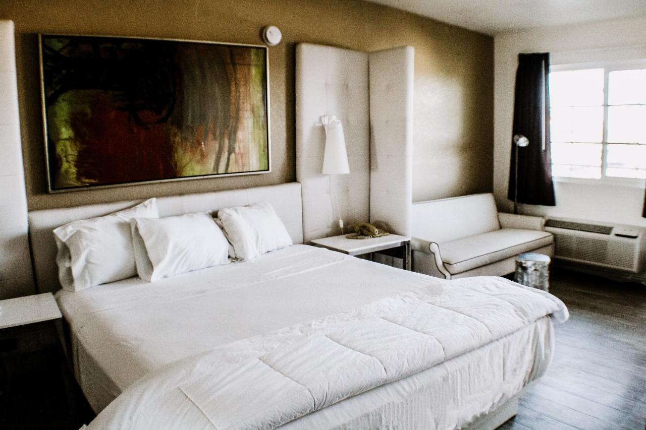 Rosamond Devonshire Inn Motel מראה חיצוני תמונה
